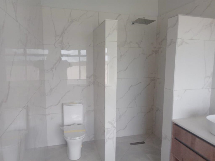 4 Bedroom Property for Sale in Wavecrest Eastern Cape